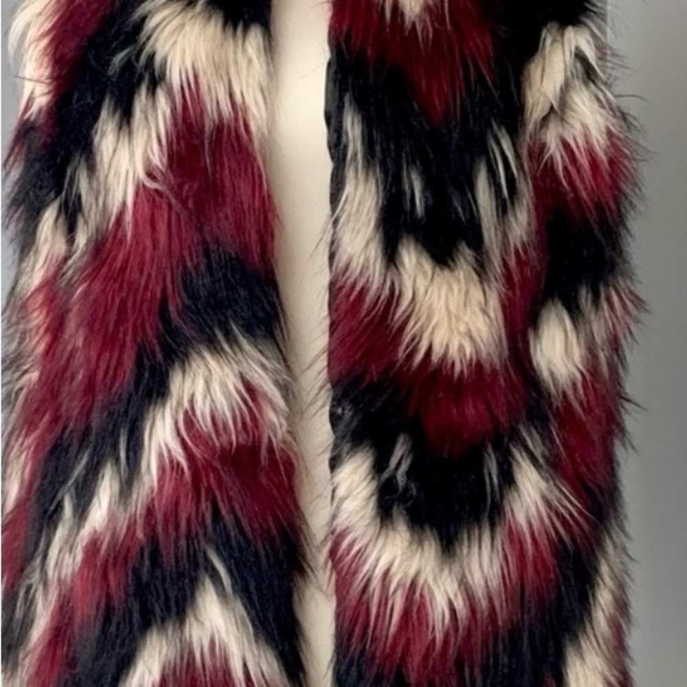 Fever multi color Faux Fur Vest with pockets. - Picture 6 of 10